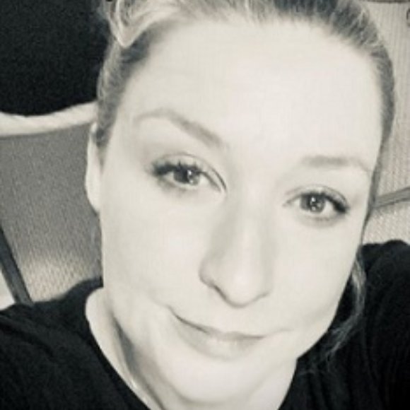 Meet your Posher, Megan - Picture 1 of 5